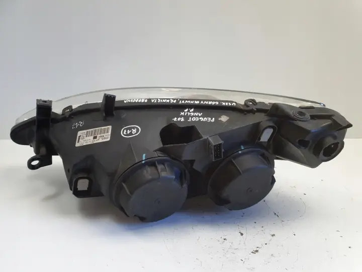 Peugeot 307 01-05 PRZEDNIA LAMPA PRAWA prawy przód anglik 9634369280