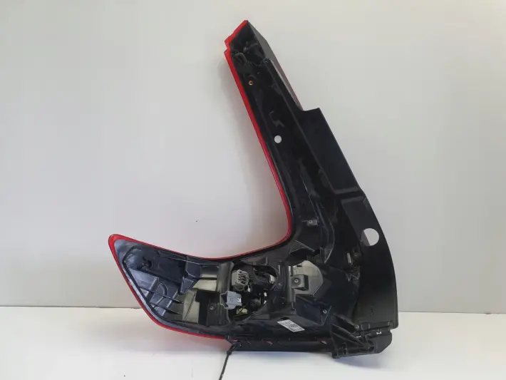 Volvo XC40 17-22r TYLNIA TYLNA LAMPA PRAWA prawy tył ŁADNA 31446791