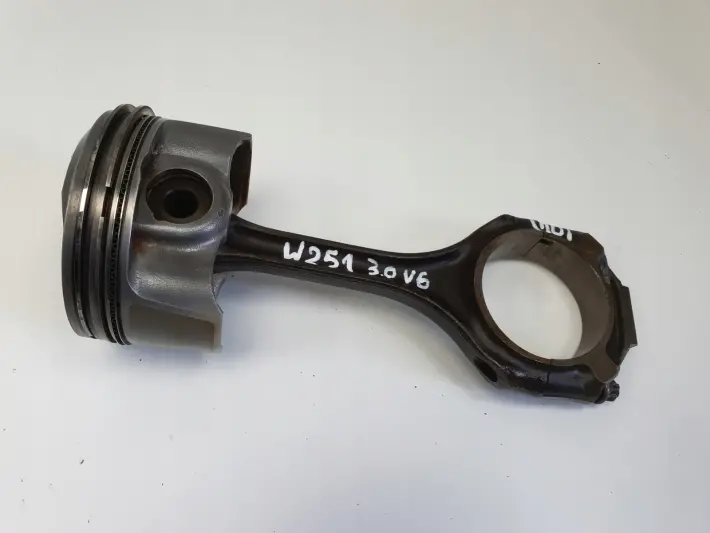 Mercedes W251 3.0 V6 TŁOK KORBOWÓD A272