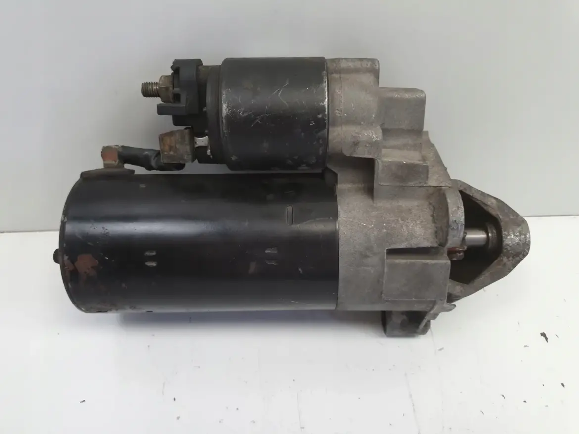 VW A4 B6 1.9 TDI ROZRUSZNIK bosch 068911024G 0001110128