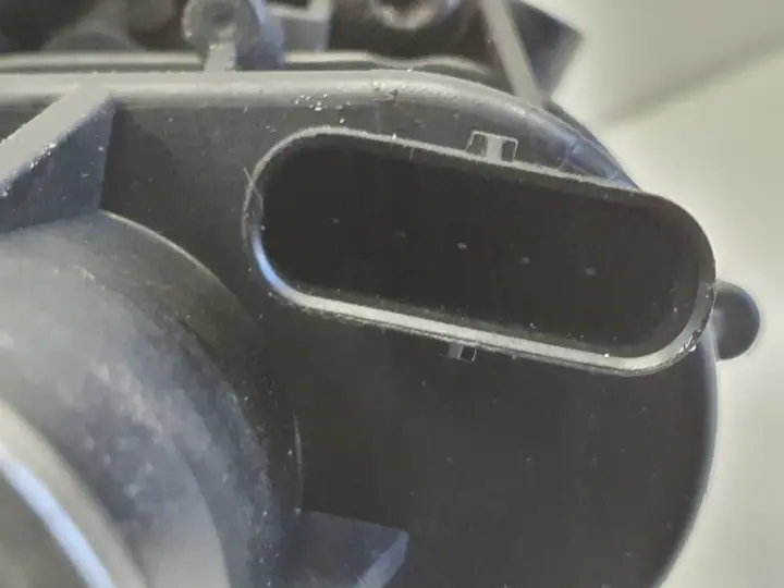 BMW E87 E90 2.0 D KOLEKTOR SSĄCY 7797384 N47D20