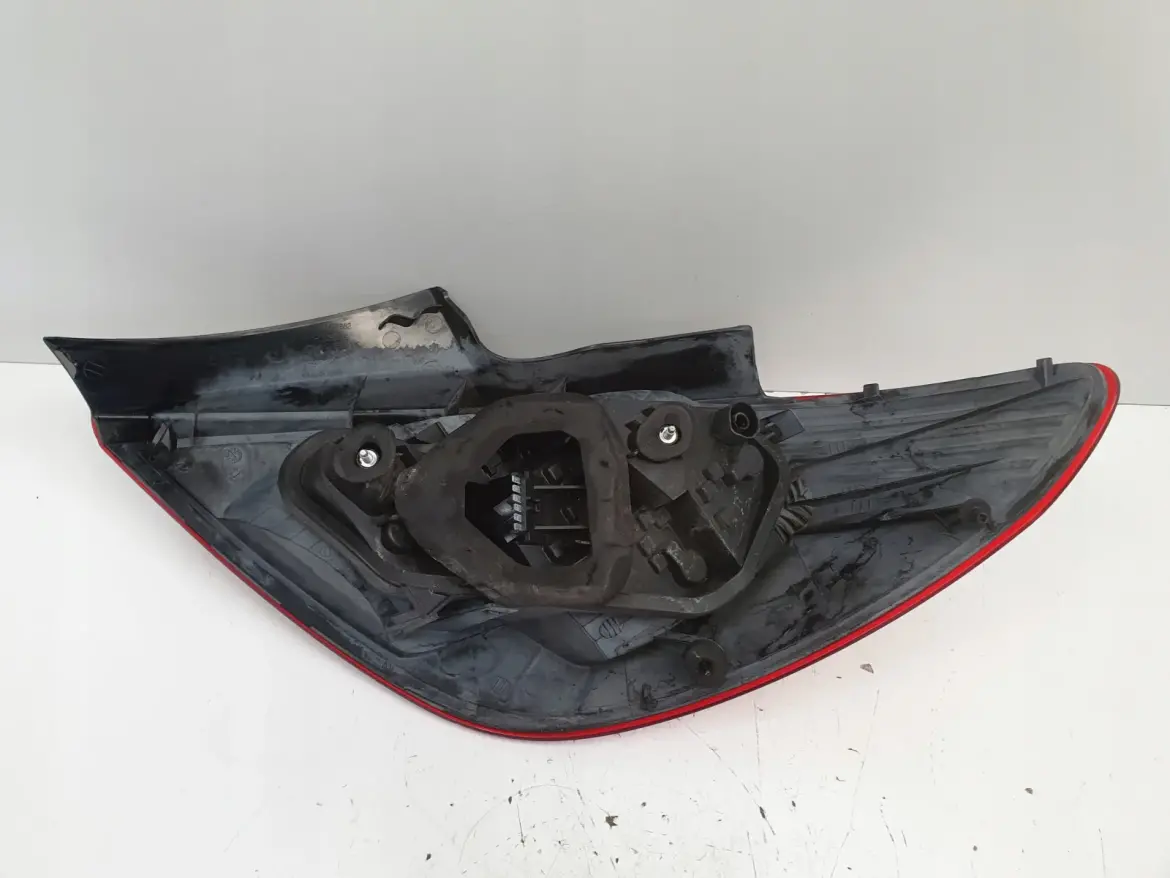 Opel Corsa D 5 drzwi TYLNA LAMPA LEWA lewy tył kierowcy 89038958