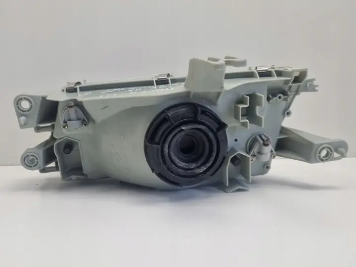 Mazda 323 BA SEDAN 95-98r PRZEDNIA LAMPA PRAWA PRAWY PRZÓD nowa TYO 20-3115