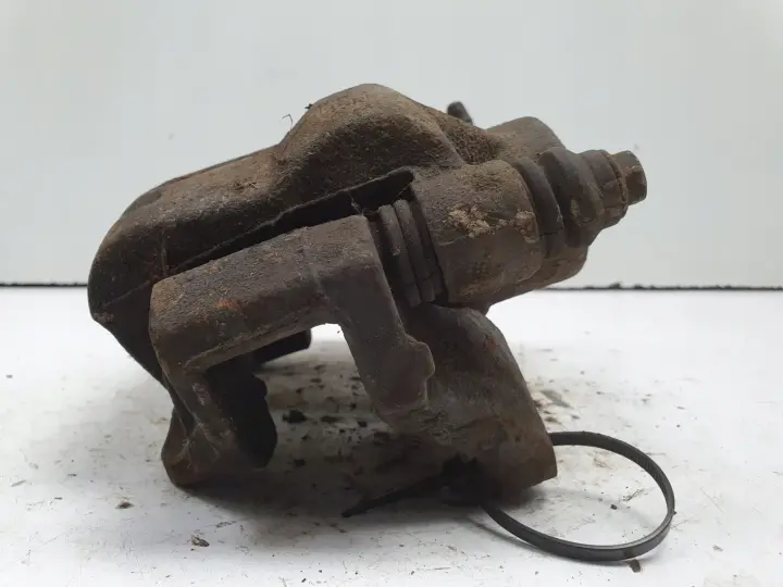 Renault Master II PRZEDNI ZACISK HAMULCOWY prawy przód PASAŻERA