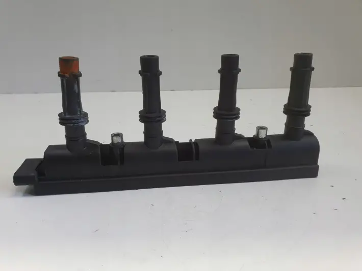 Opel Corsa D 1.4 16V CEWKA ZAPŁONOWA
