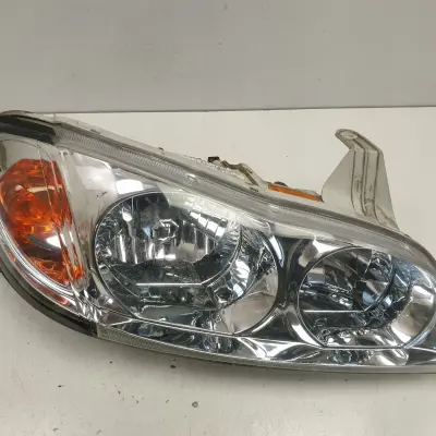 Nissan Maxima V A33 PRZEDNIA LAMPA PRAWA przód
