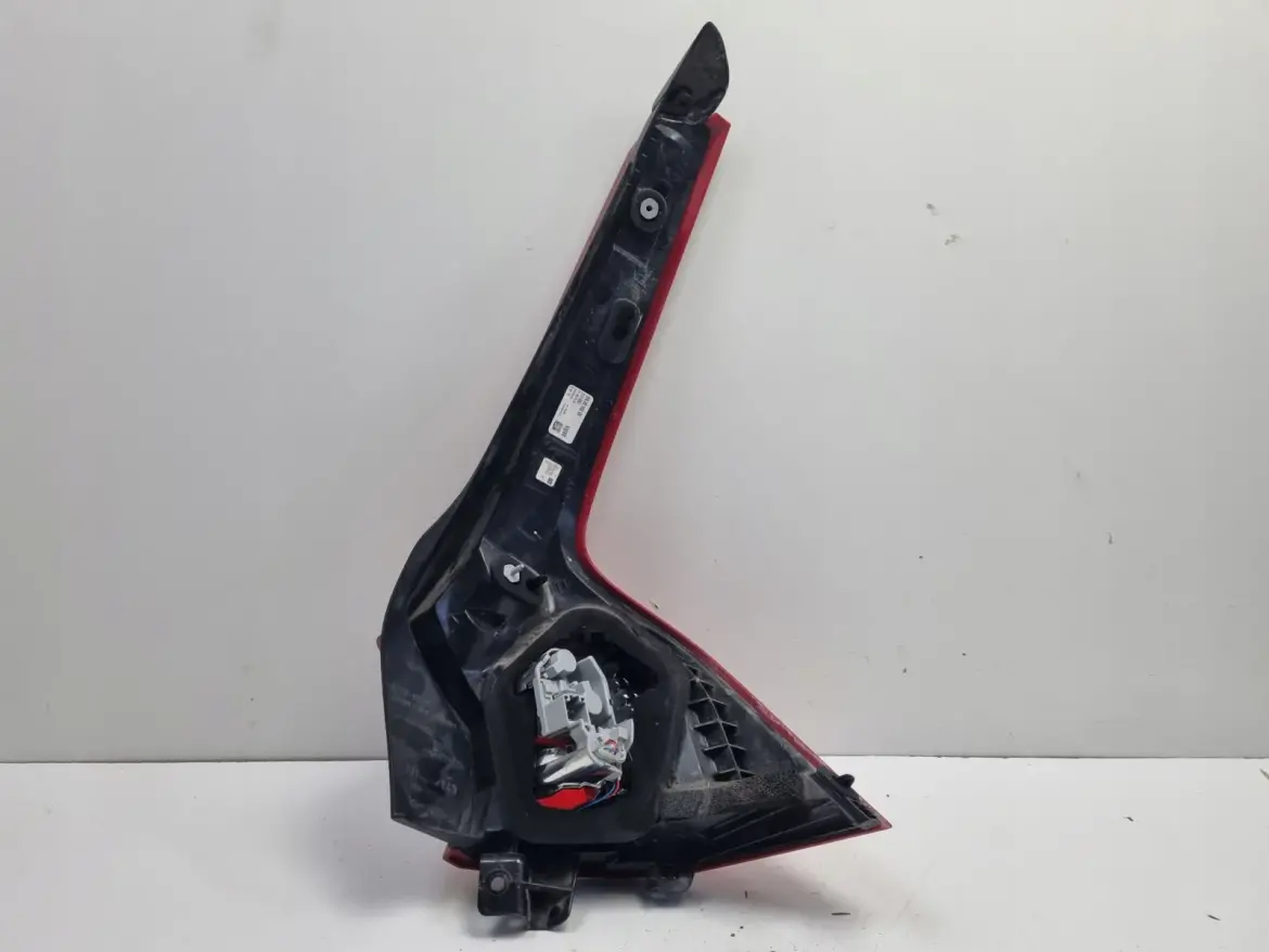 Volvo V60 10-13r TYLNIA TYLNA LAMPA LEWA lewy tył 31214963