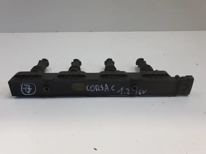 Opel Corsa C 1.2 16V CEWKA ZAPŁONOWA 0221503472