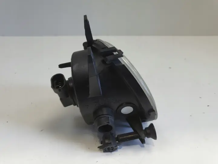 BMW F30 11-18r PRZEDNI HALOGEN PRAWY PRZÓD pasażera 7200100001