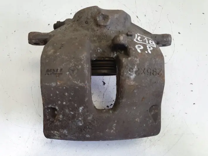 Mercedes W204 PRZEDNI ZACISK HAMULCOWY prawy przód PASAŻERA 295x28