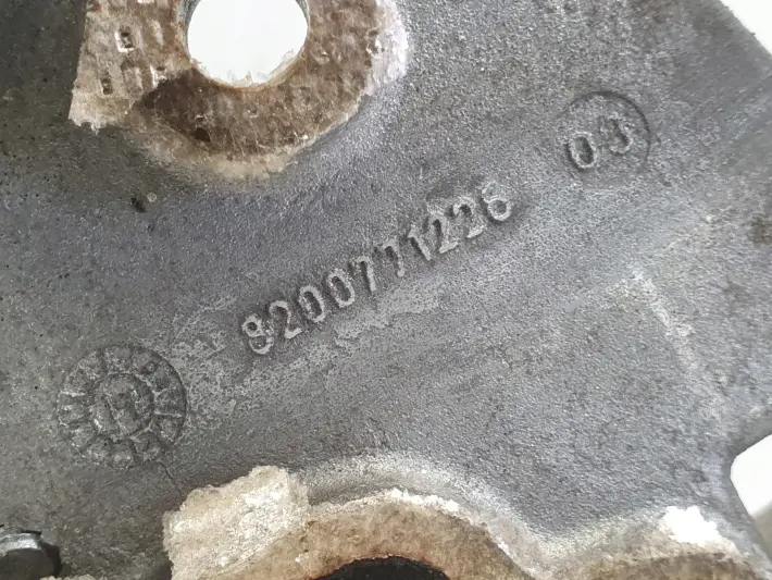 Nissan Juke 1.5 DCI ŁAPA UCHWYT wtrysk DPF 8200771226