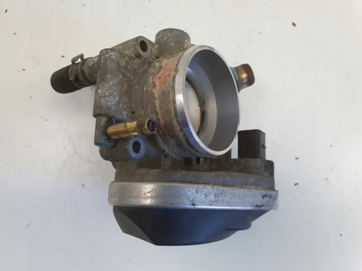 Opel Astra III H 1.6 16V PRZEPUSTNICA 55560398