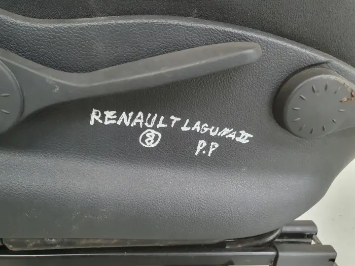 Renault Lagna III HTB KOMBI PRZEDNI FOTEL PRAWY PRZÓD PASAŻERA europa