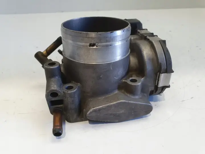 Audi A4 B6 2.0 20V PRZEPUSTNICA 06B133062H 0280750088