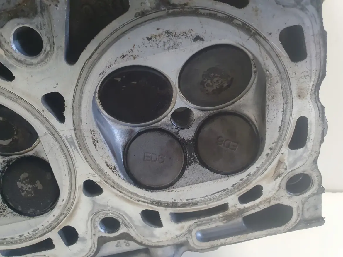 Subaru Legacy IV 2.0 B EJ204 PRAWA GŁOWICA CYLINDRÓW D20 zmienna faza