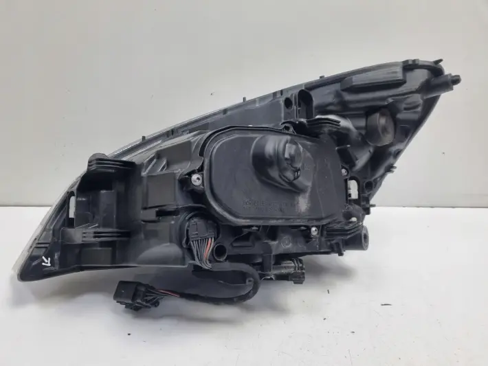 Volvo V60 S60 II PRZEDNIA LAMPA PRAWA prawy przód XENON EUROPA 31299991