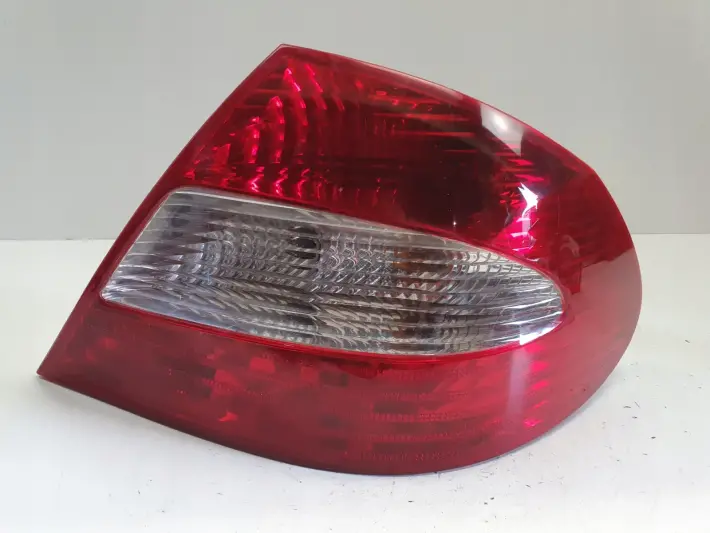 Mercedes CLK W209 C209 A209 lift 05-09 TYLNA LAMPA PRAWA prawy tył pasażera