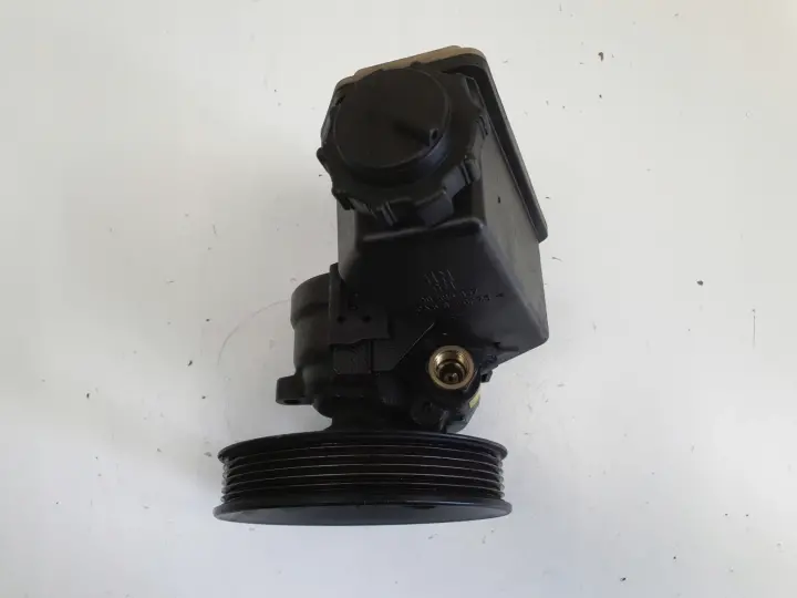 Opel Vectra B 1.6 16V POMPA WSPOMAGANIA 90495957