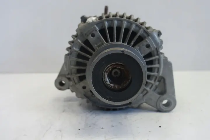 Jeep Liberty 2.4 16V ALTERNATOR oryginał