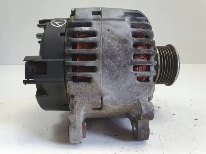 VW Passat B6 1.9 TDI ALTERNATOR valeo 06F903023C 140A