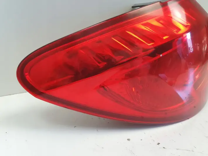 Opel Meriva B 10-17r TYLNA LAMPA LEWA lewy tył 13253627