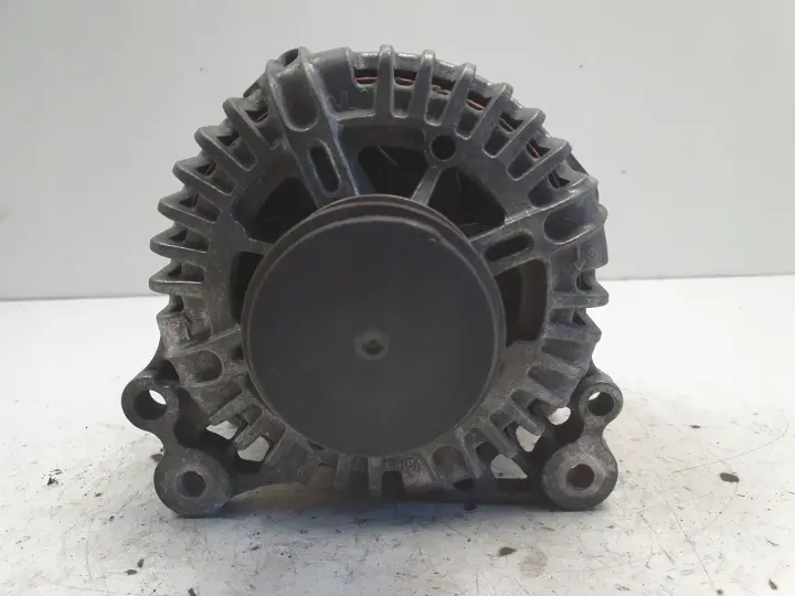 Audi A4 B7 2.0 TDI ALTERNATOR valeo 06F903023H 140A