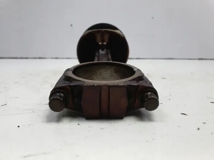 Volvo S40 II V50 2.4 i TŁOK KORBOWÓD B5244S