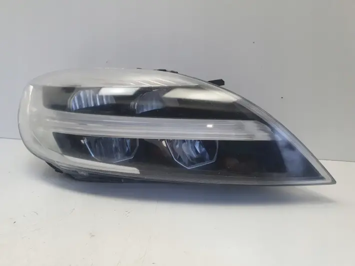 Volvo V40 II XC40 LIFT PRZEDNIA LAMPA PRAWA prawy przód LED 31420448