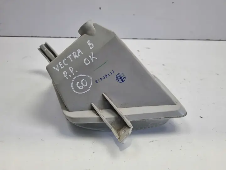 Opel Vectra B LIFT HALOGEN PRAWY PRZÓD przedni pasażera 19-5327