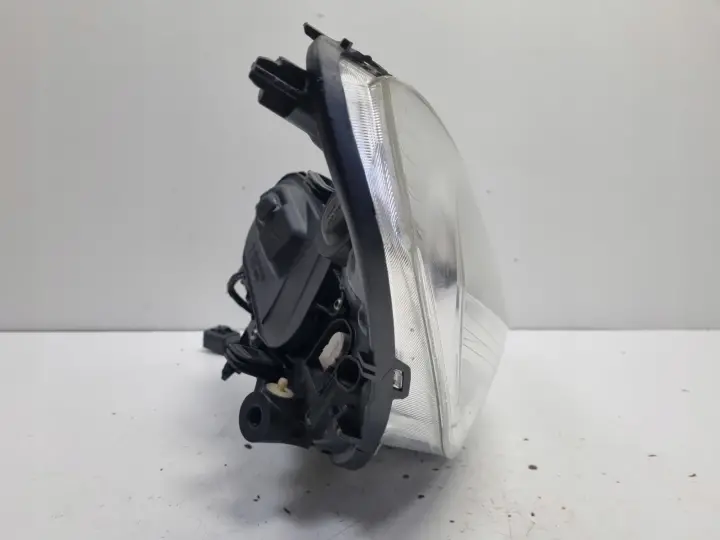 Volvo V60 S60 II PRZEDNIA LAMPA PRAWA prawy przód XENON EUROPA 31299991