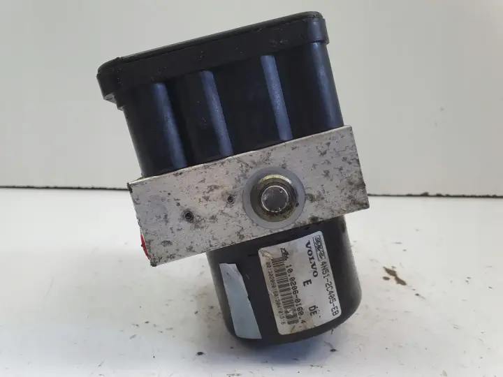 2005f9e9c8266e696bec35854885f87f