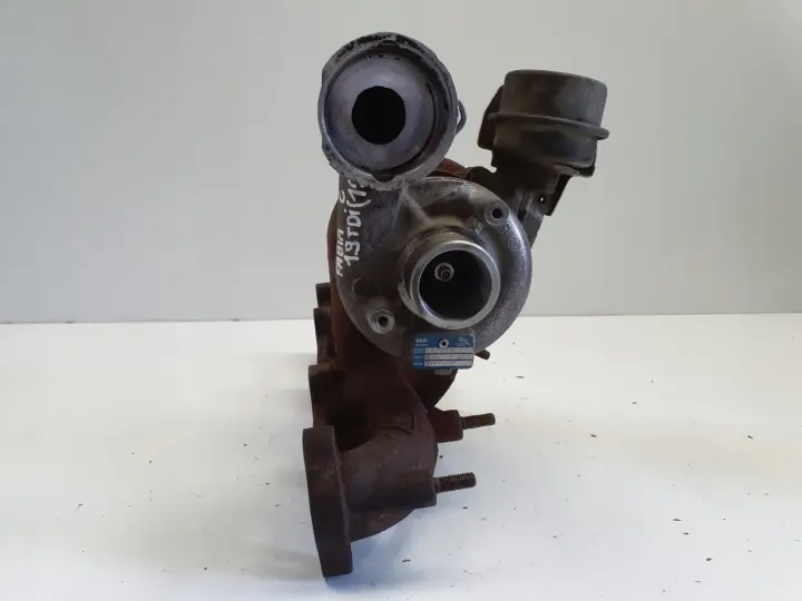 VW Golf V 1.9 TDI TURBOSPRĘŻARKA turbo 038253014B