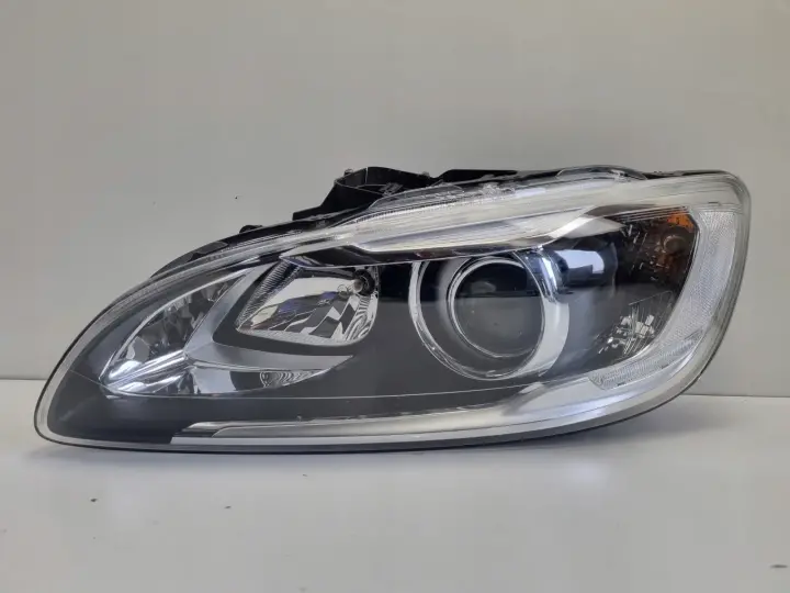 Volvo S60 II V60 LIFT PRZEDNIA LAMPA LEWA lewy przód XENON 31420253