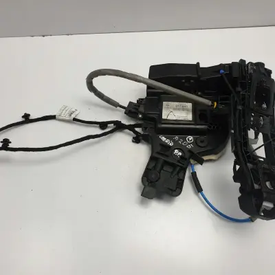 Mercedes A205 W205 ZAMEK PRZEDNICH DRZWI prawy