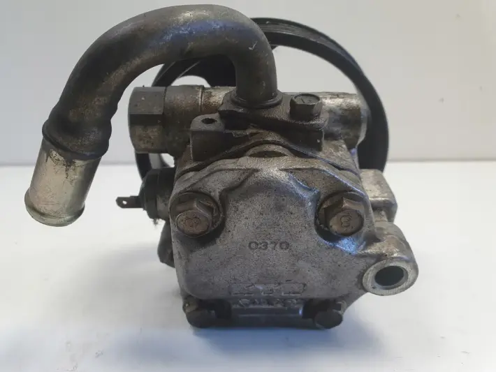 Mazda 3 BK 1.6 16V POMPA WSPOMAGANIA kyb