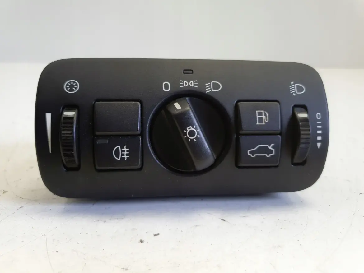 Volvo XC60 V60 S60 II WŁĄCZNIK ŚWIATEŁ Przełącznik panel 30739413