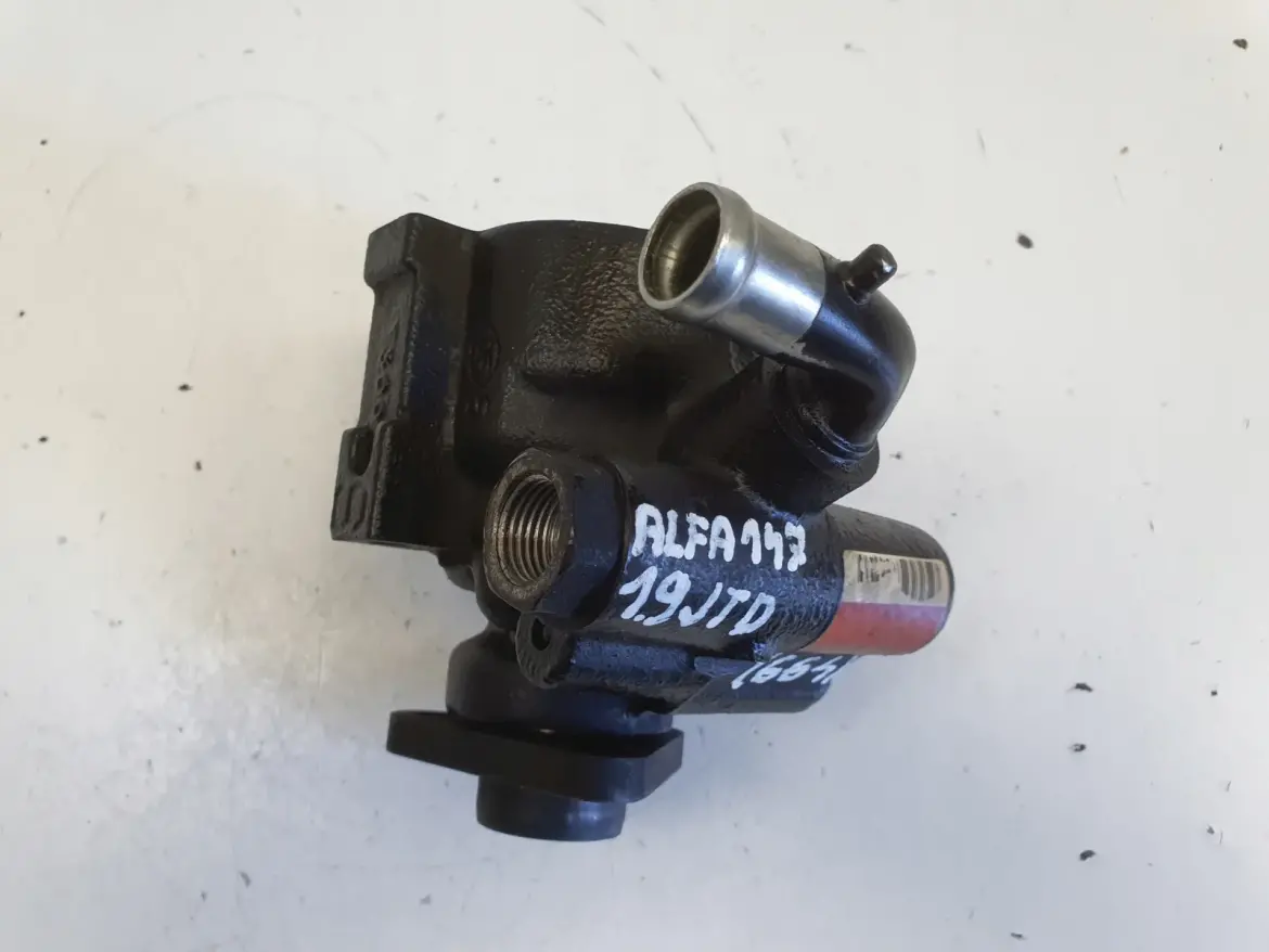 Alfa Romeo 147 1.9 JTD POMPA WSPOMAGANIA