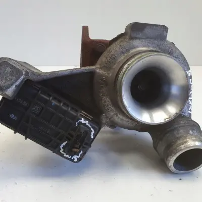 BMW E87 E90 E91 2.0 D N47 TURBOSPRĘŻARKA turbo 7810189C