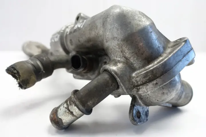 Opel Astra II G 2.2 16V OBUDOWA TERMOSTATU org