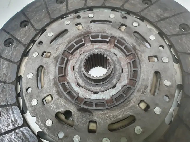 VW Passat B7 2.0 TDI TARCZA DOCISK sprzęgło