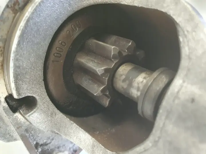 Opel Corsa D 1.0 12V ROZRUSZNIK bosch 55568572 0001107495