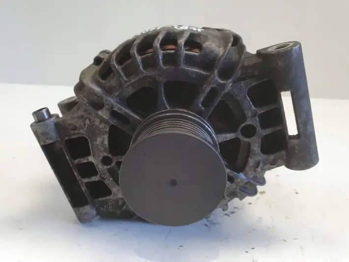 Peugeot 207 1.6 1.4 VTI ALTERNATOR V757651380 valeo 2605106A TG12C059