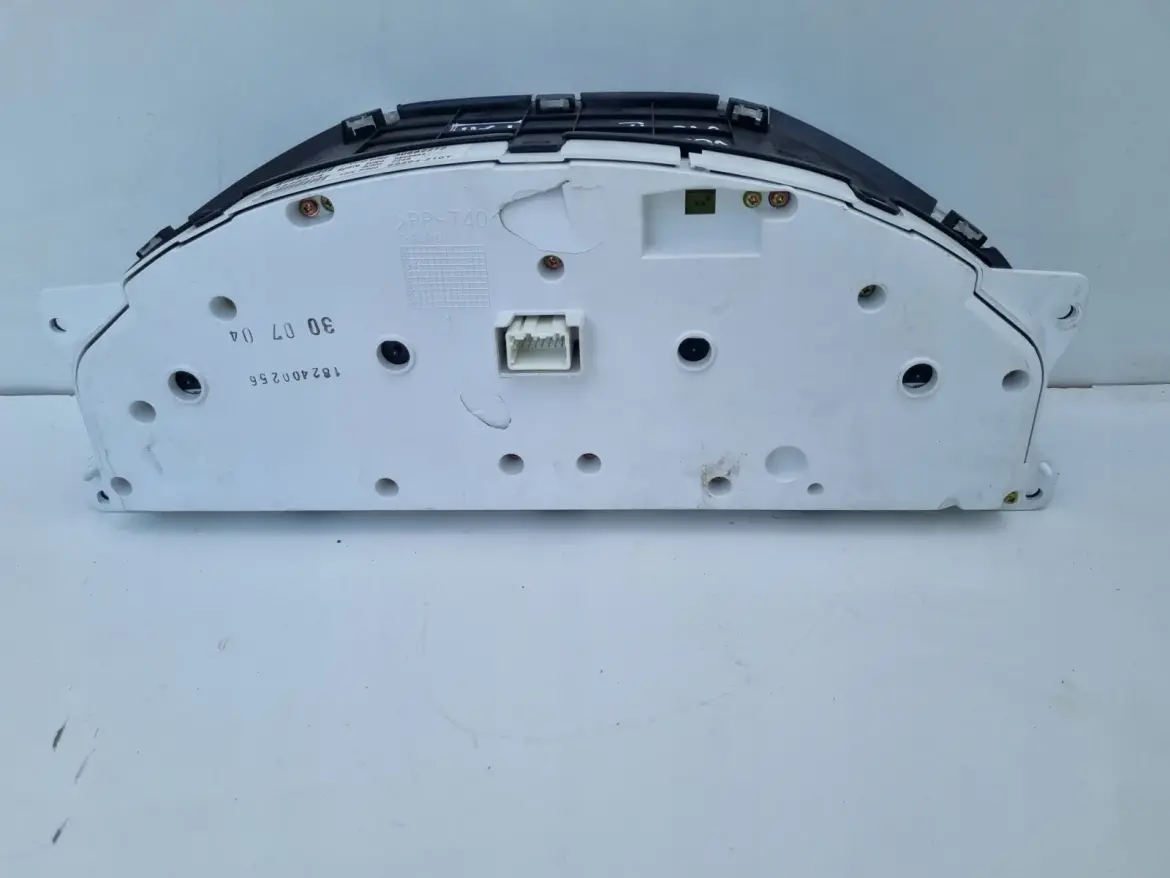 Volvo S60 I V70 II 2.5 T LICZNIK ZEGARY 30682272 Europa benzyna