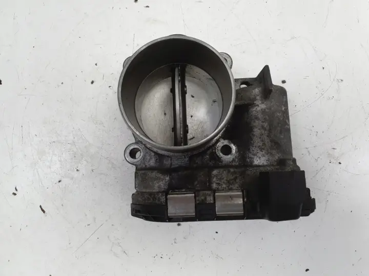 Volvo V70 III XC70 II 2.4 D5 PRZEPUSTNICA 31216665