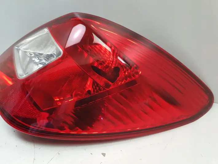 Opel Corsa D 5 drzwi TYLNA LAMPA PRAWA prawy tył pasażera 13269051