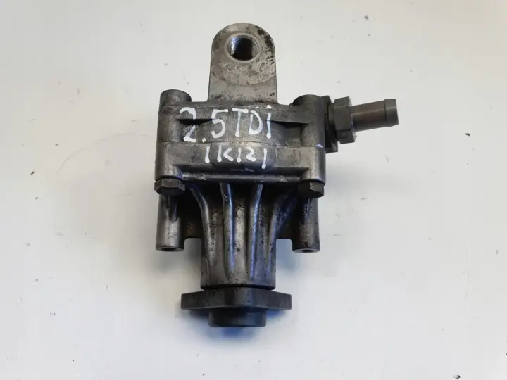 Audi A6 C4 2.5 TDI POMPA WSPOMAGANIA 048145155F