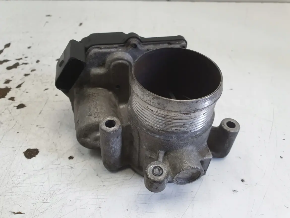 Audi A6 C6 2.0 TDI PRZEPUSTNICA 03L128063E