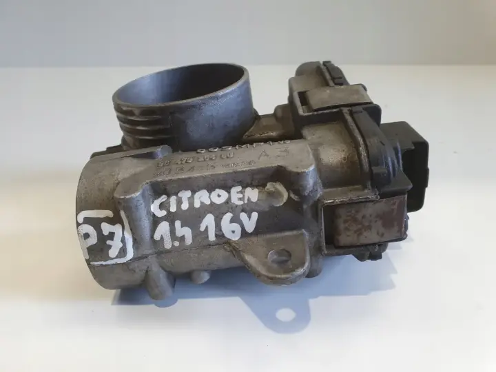 Citroen C4 1.4 16V PRZEPUSTNICA 9647925480