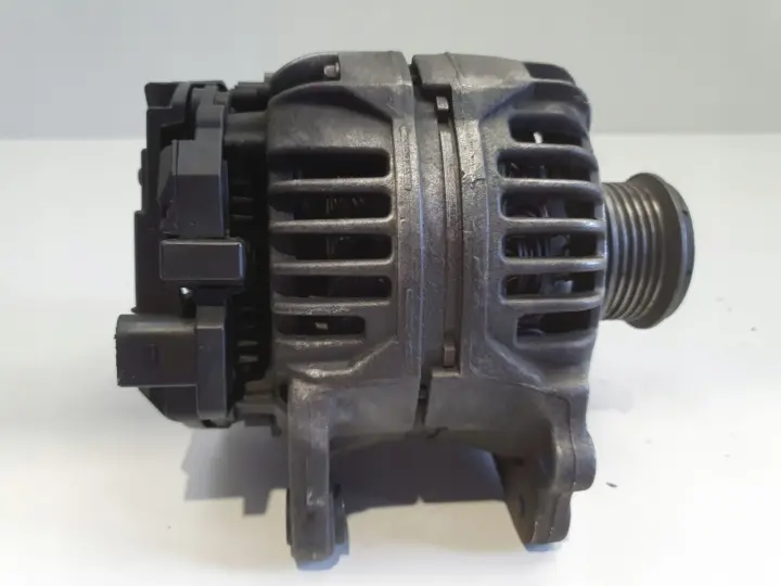 Audi TT 1.8 T ALTERNATOR bosch 028903028E 120A