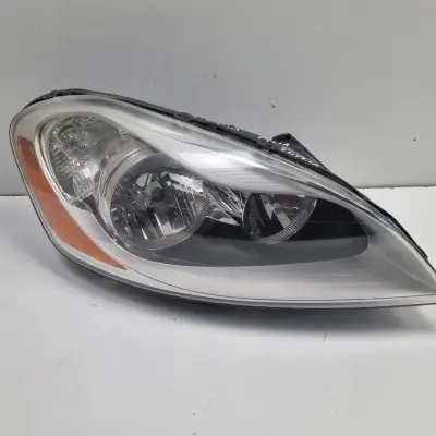 Volvo XC60 08-17r PRZEDNIA LAMPA PRAWA PRAWY PRZÓD 30763148
